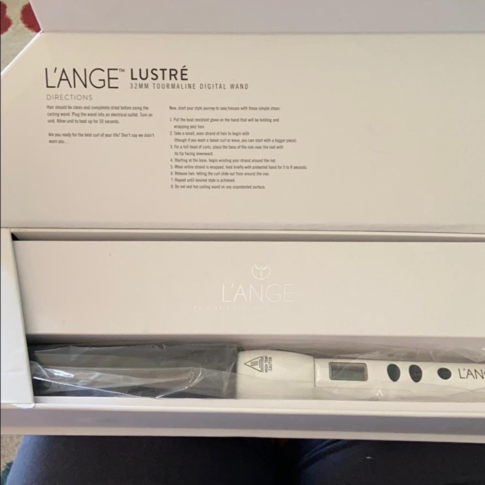 L’ange Lustre’ 32 MM Tourmaline Digital Wand White